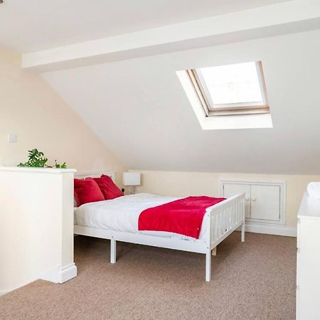 2 Bed Terraced House With Loft In Stratford London 빌라 외부 사진