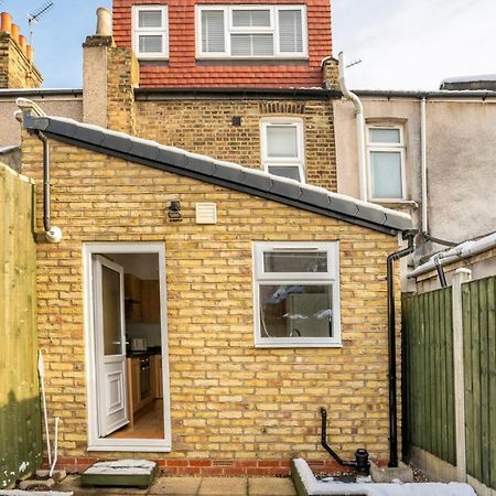 2 Bed Terraced House With Loft In Stratford London 빌라 외부 사진