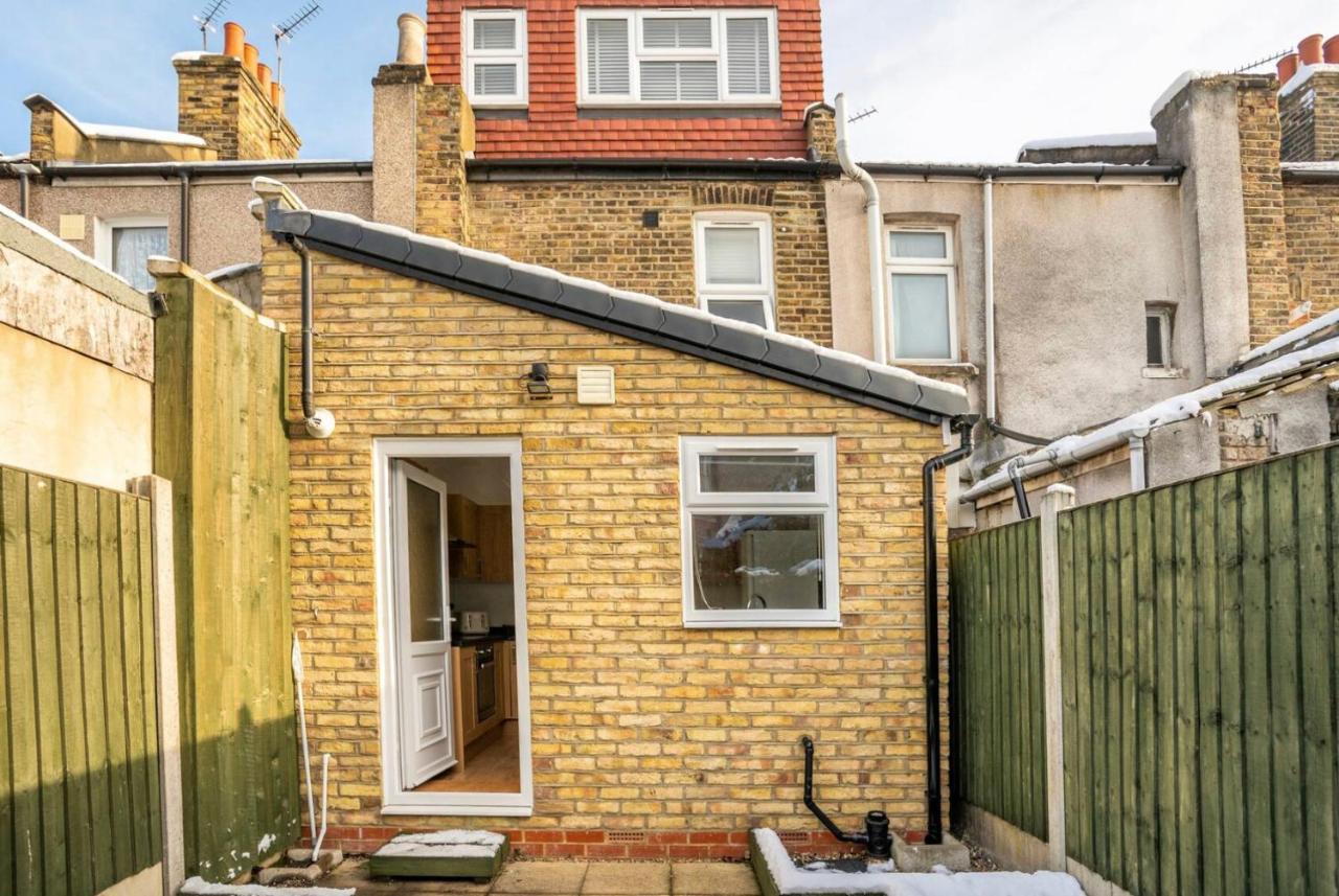 2 Bed Terraced House With Loft In Stratford London 빌라 외부 사진